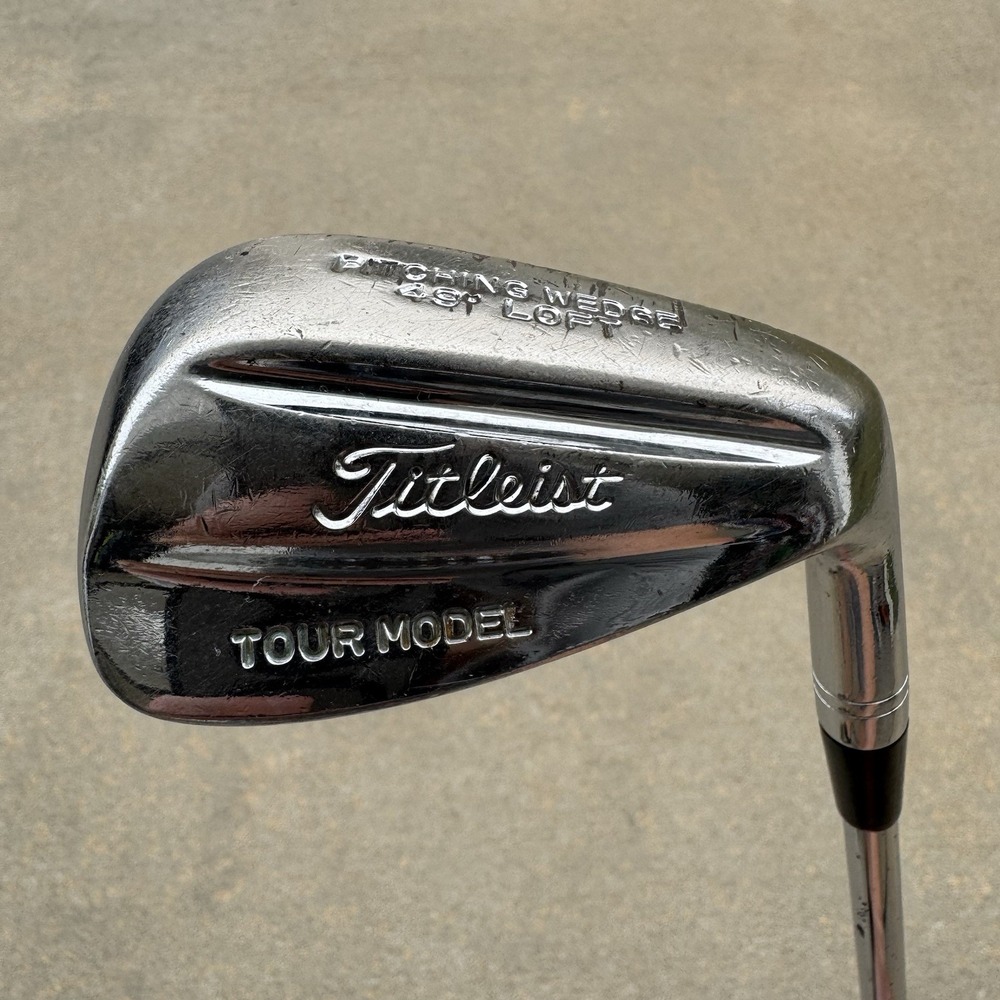 Titleist Tour Model Pitching Wedge Dynamic Gold Steel Shaft Reg Flex 37" RH